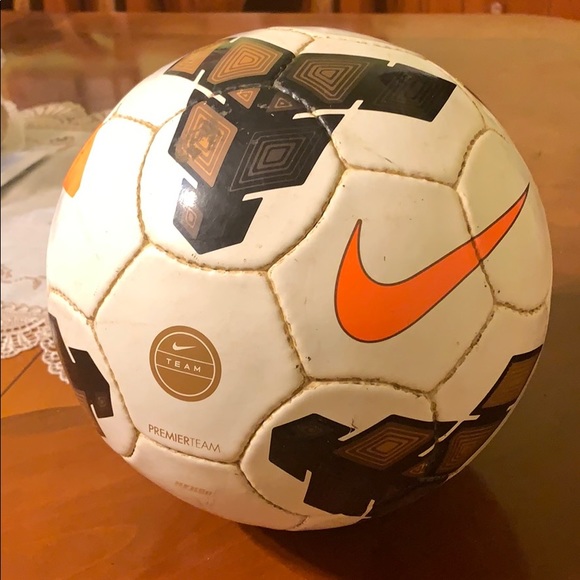 Nike Catalyst Team NFHS match ball - Picture 1 of 4